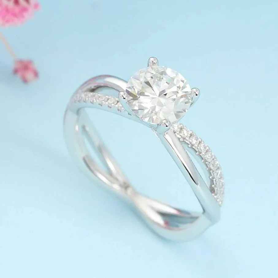1.0 Ct Round Cut Diamond Halo Twist Band Engagement Ring