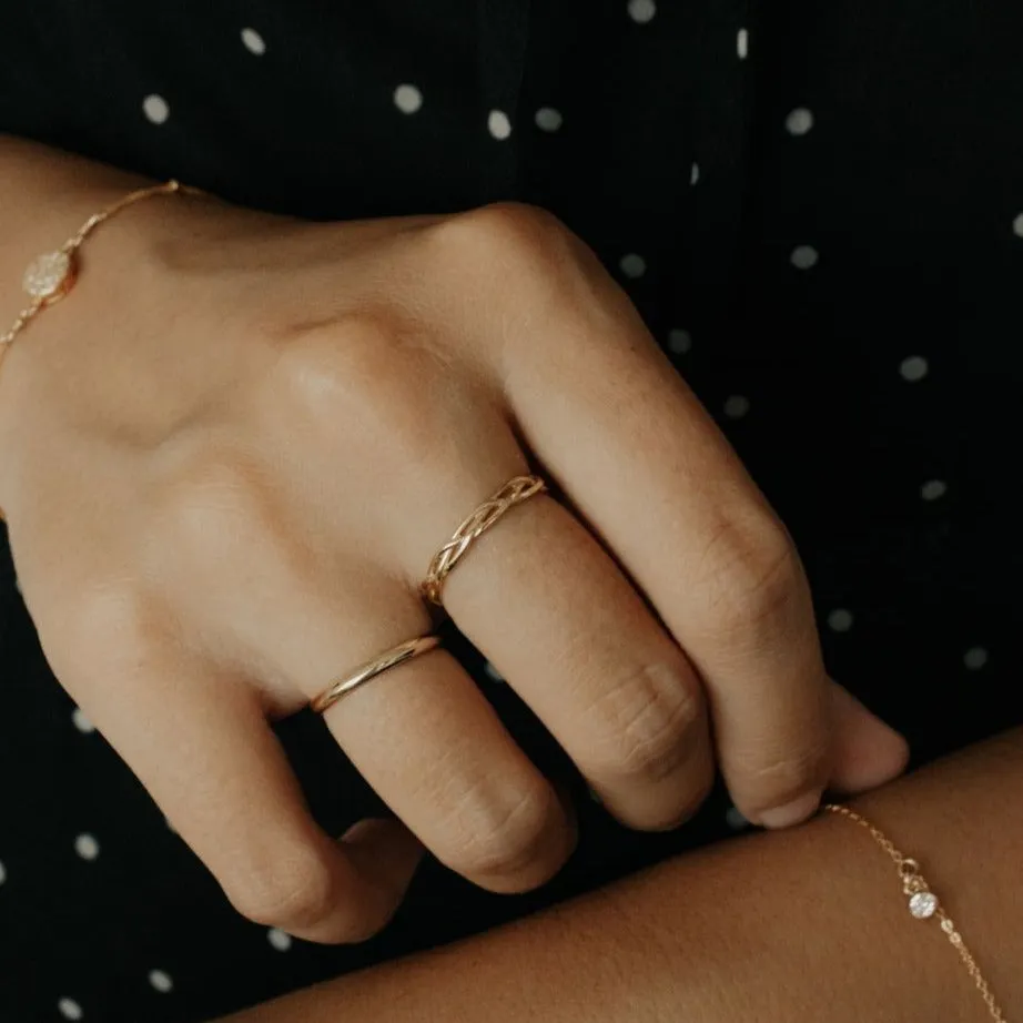 10k Solid Gold Twist Ring