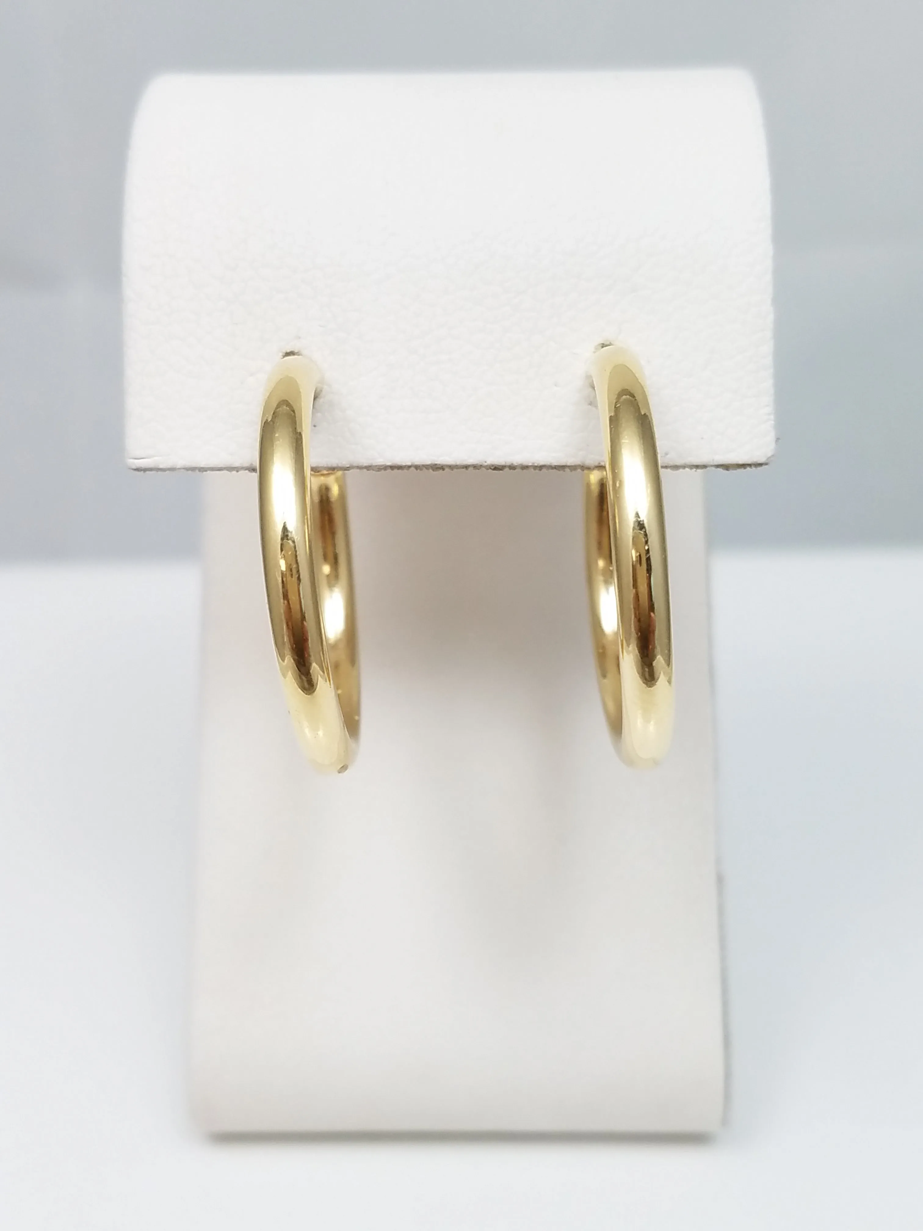 14k Yellow Gold Hollow Hoop Earrings