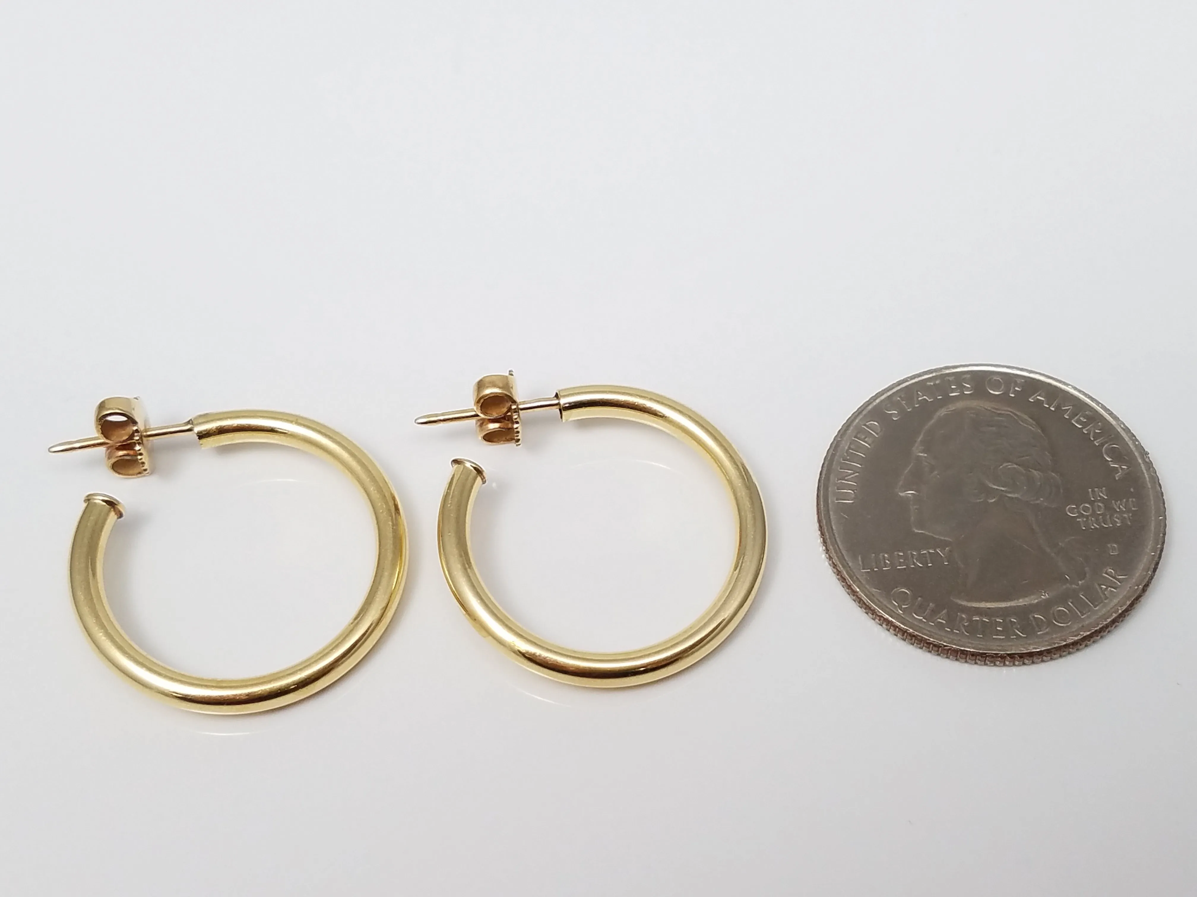 14k Yellow Gold Hollow Hoop Earrings