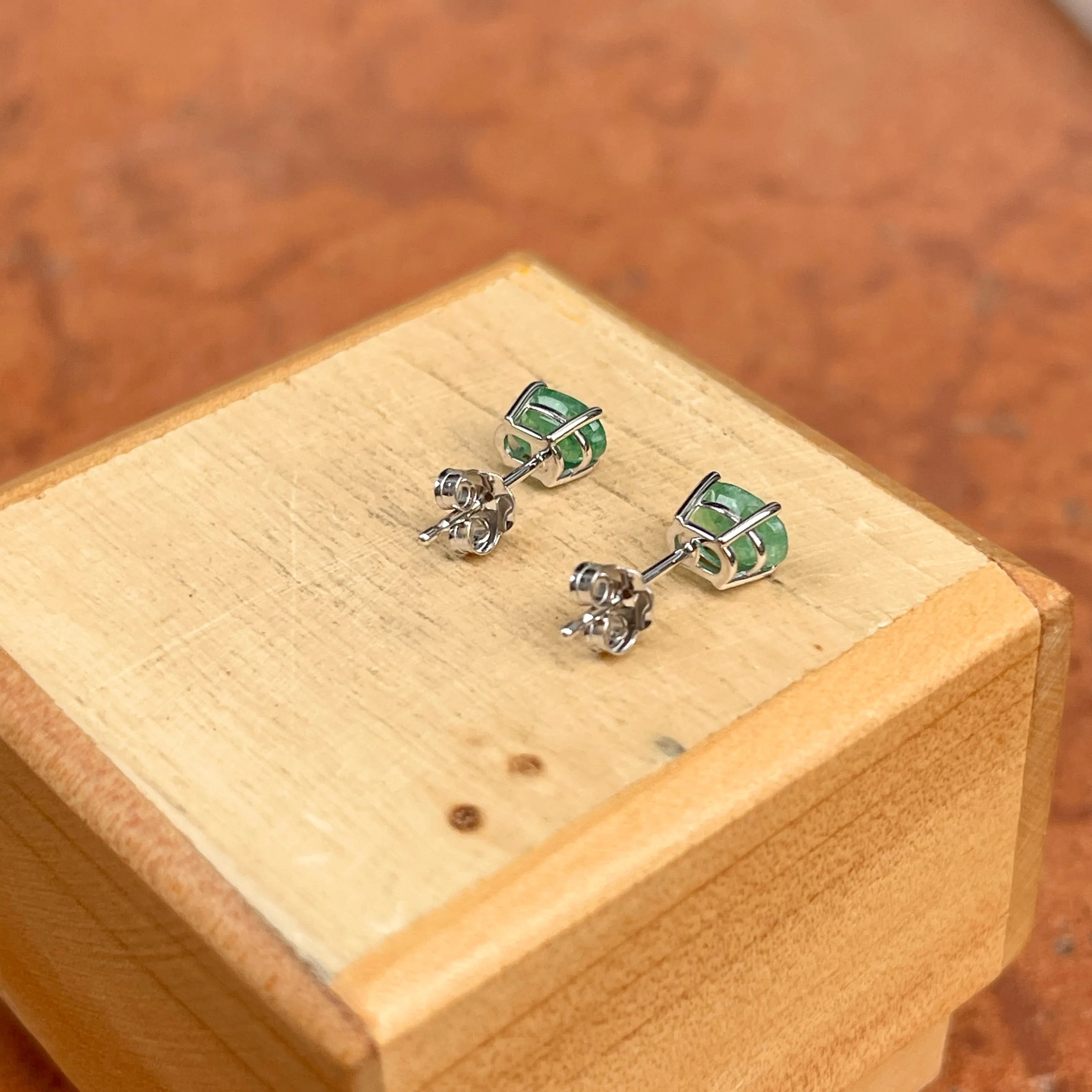 14KT White Gold Oval 1.00 CT Colombian Emerald Stud Earrings