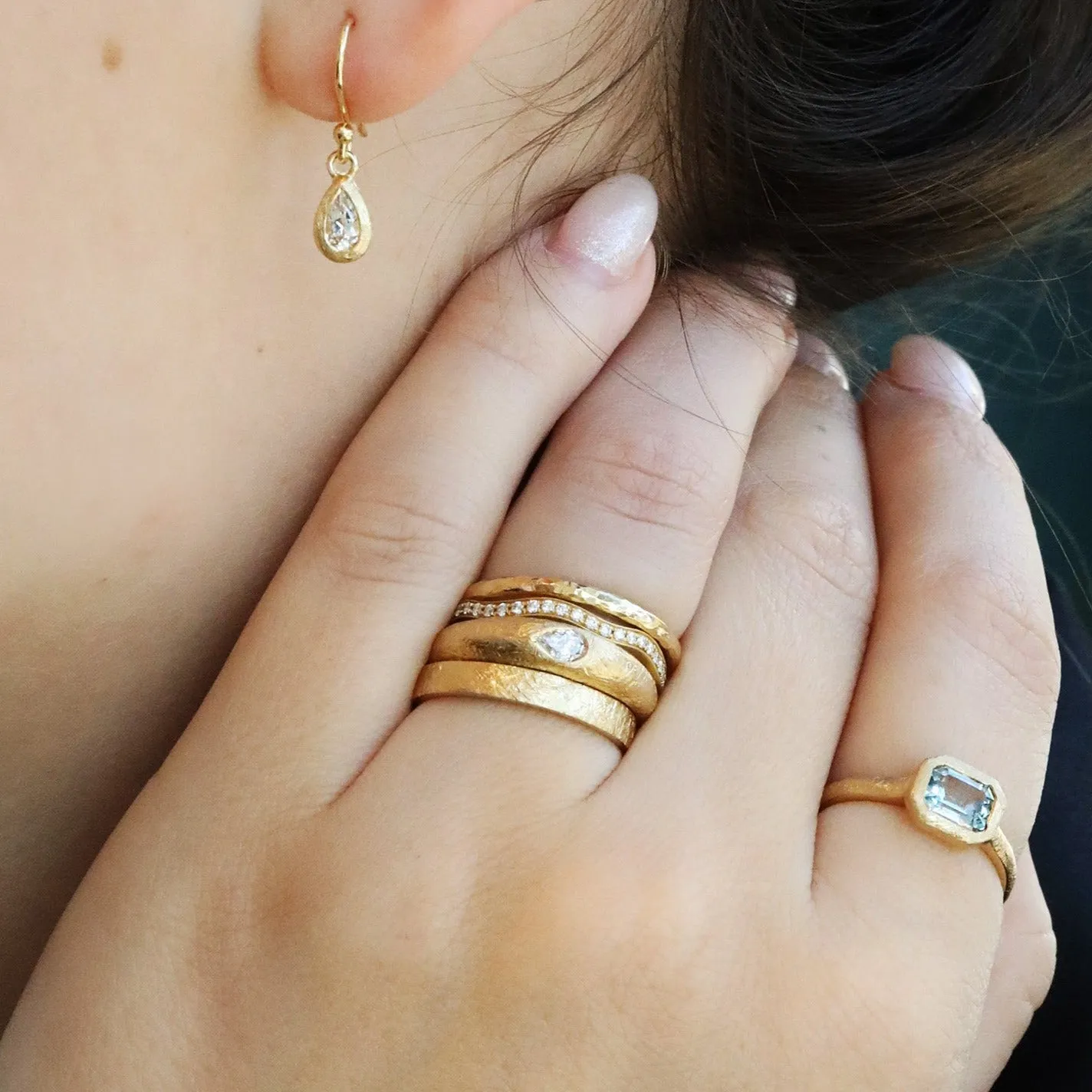 18K Gold Round Hammered Ring
