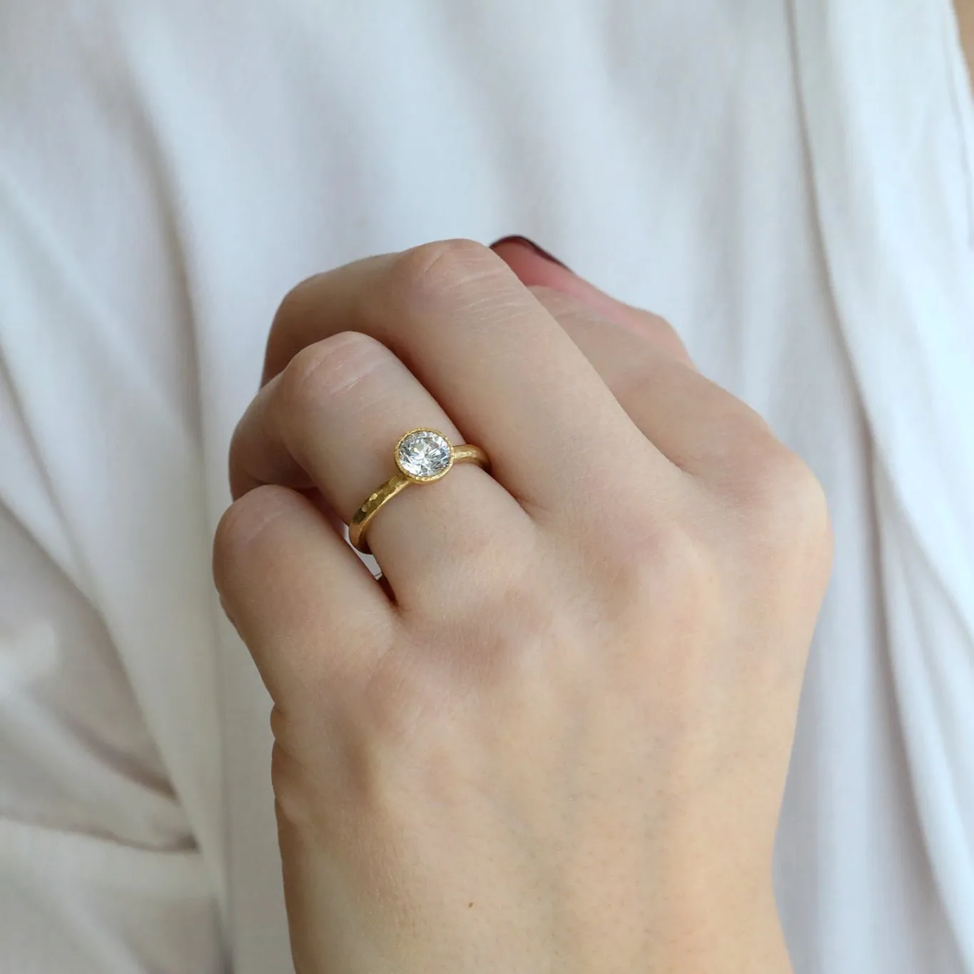 18K Gold Tapered Bezel-Set Ring Mount