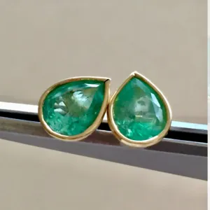 2.40 Carat Natural Colombian Emerald Pear Cut Studs Earrings 18k