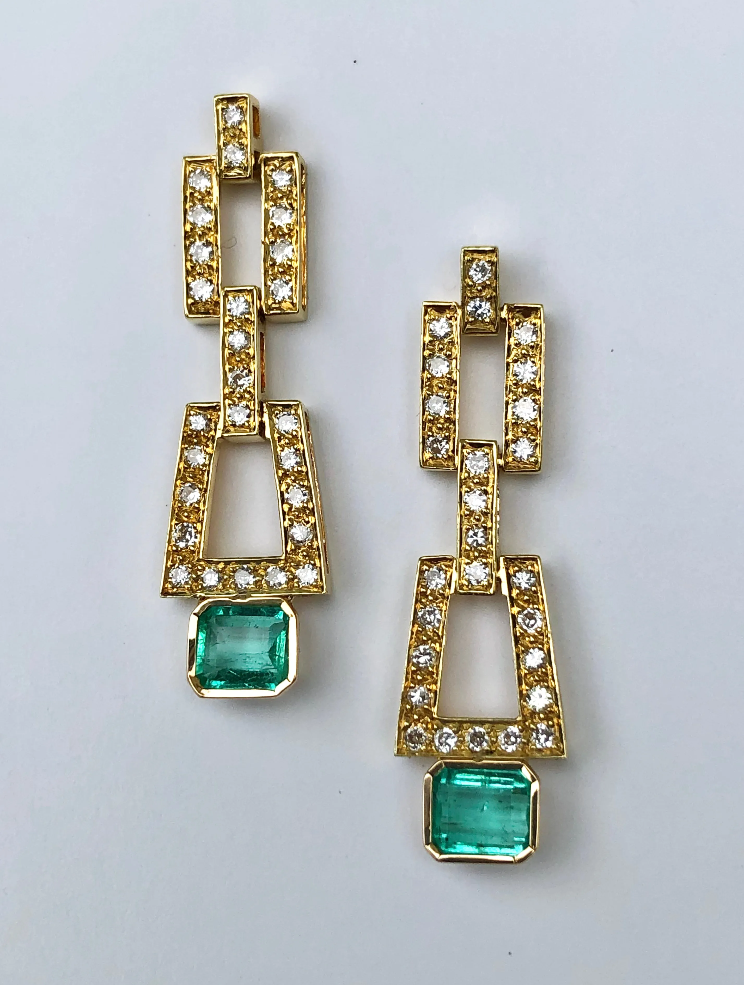 2.80 Carat Deco Style Natural Colombian Emerald Diamond Drop Earrings 18K
