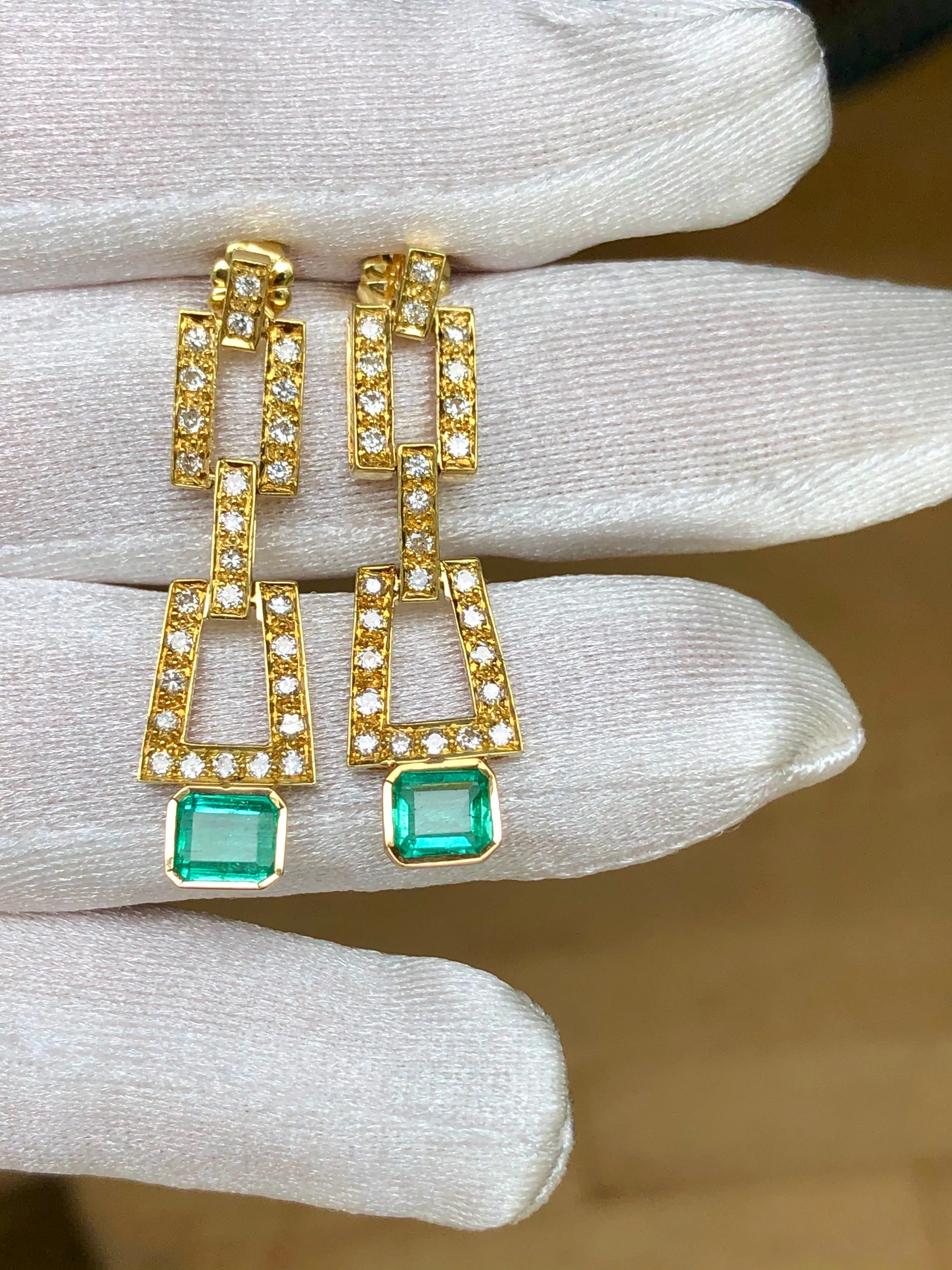 2.80 Carat Deco Style Natural Colombian Emerald Diamond Drop Earrings 18K