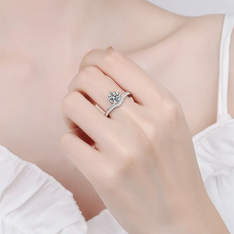 4-prongs Solitaire Wave Shape Moissanite Diamond Ring - RM036
