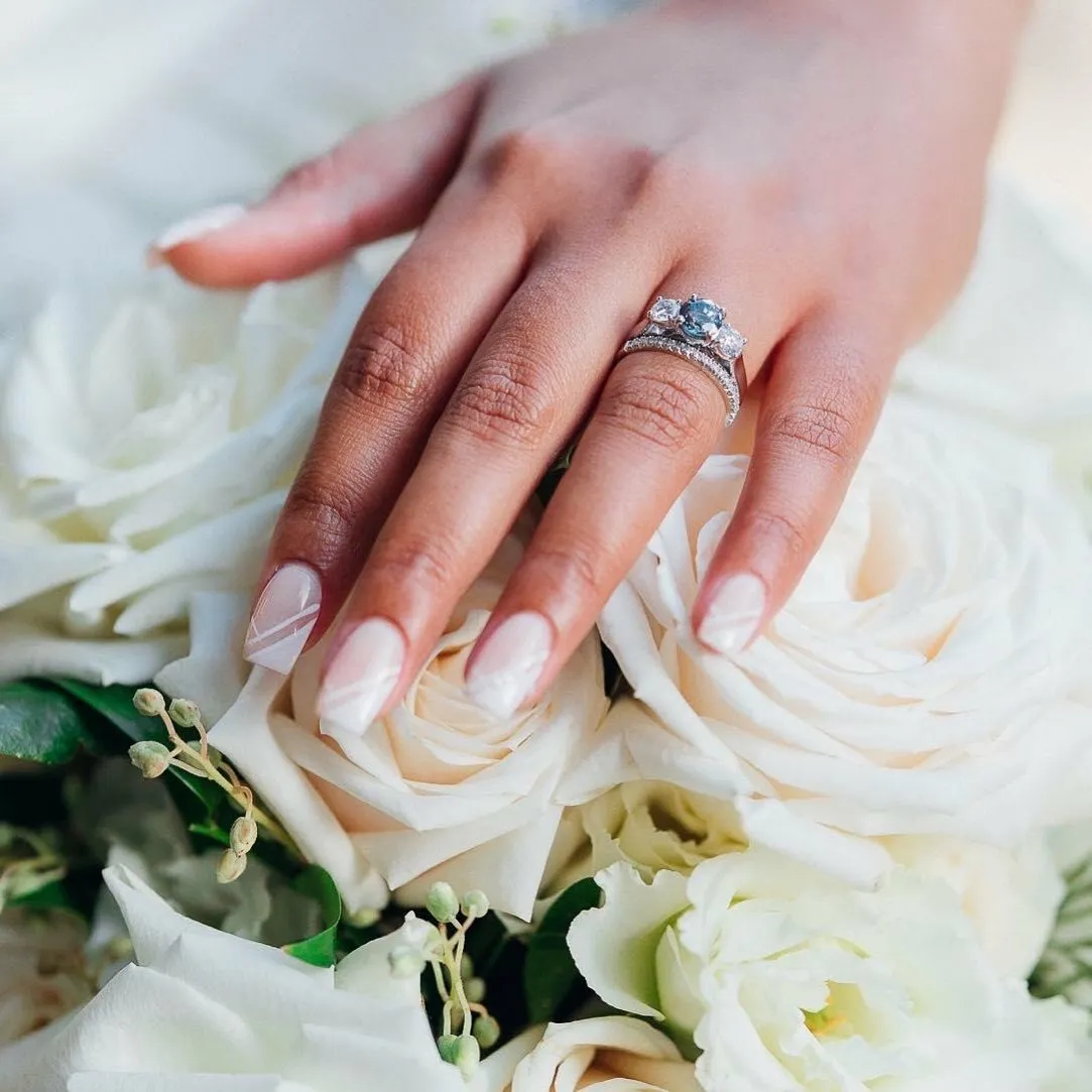 ADRIANA | French Pavé Diamond Ring in White Gold (0.19ct tw.)