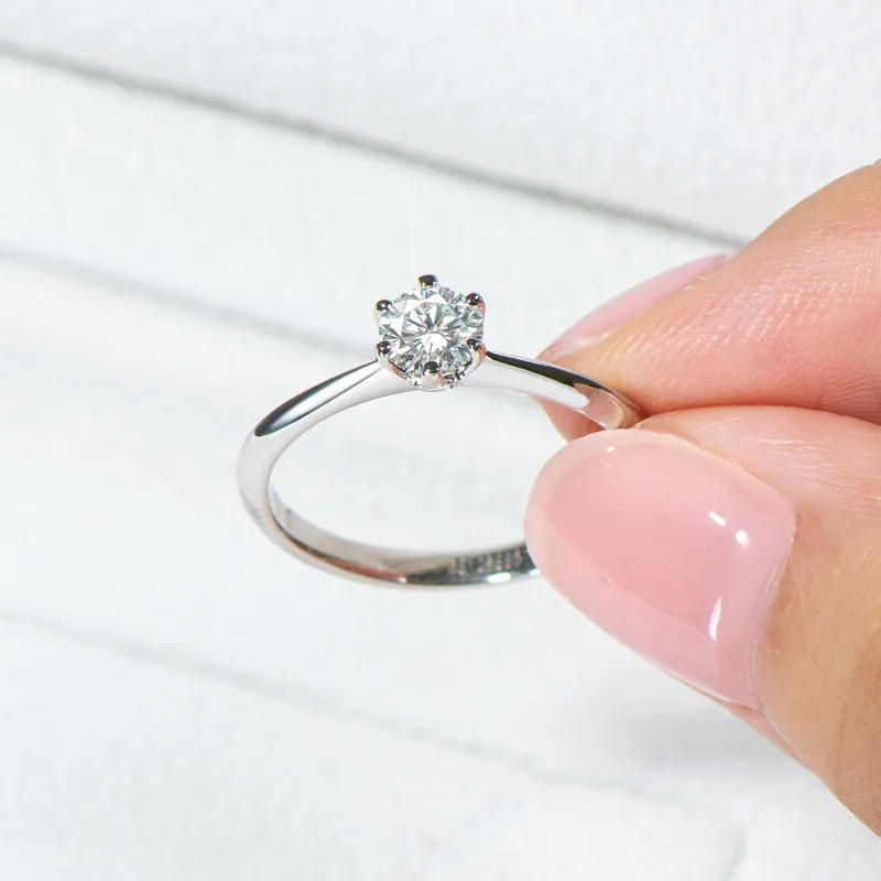 Ainuoshi Round Cut Moissanite Ring