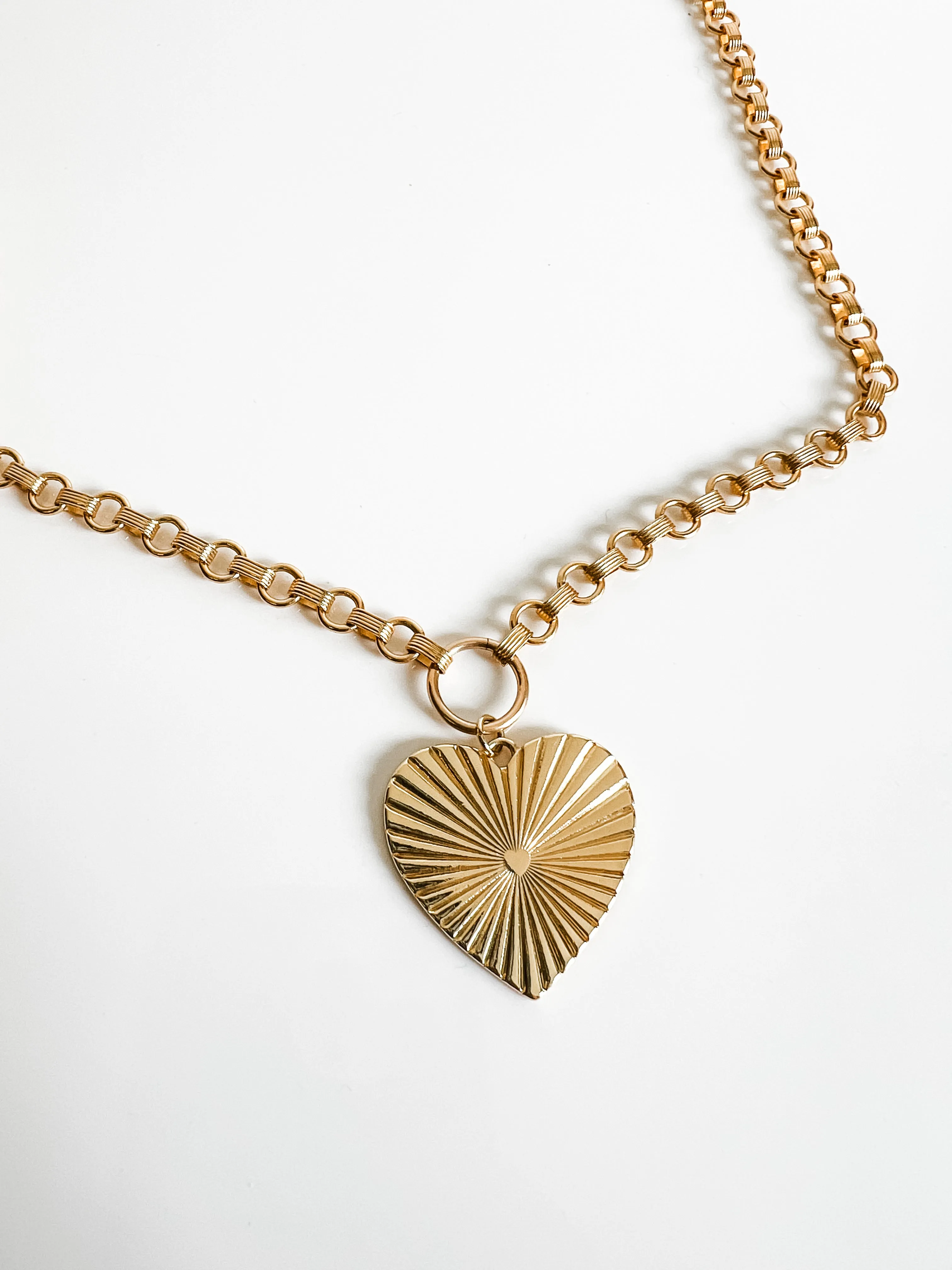 CIARA HEART CHARM NECKLACE