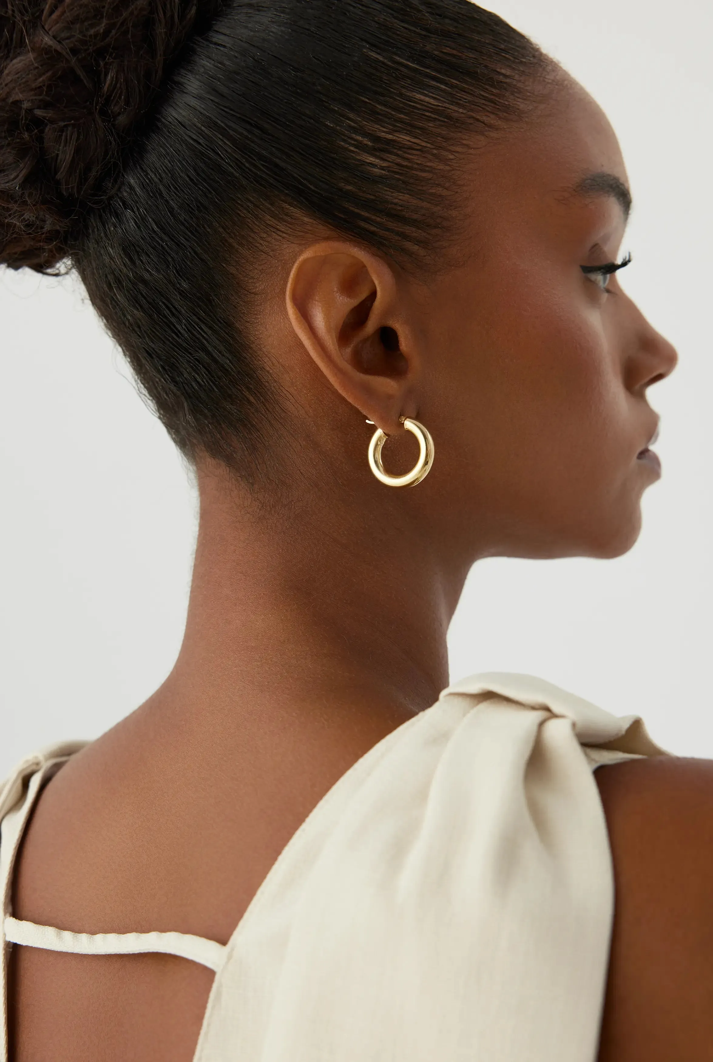 Classic Gold Hoop Earrings – 18K Gold-Plated Earrings