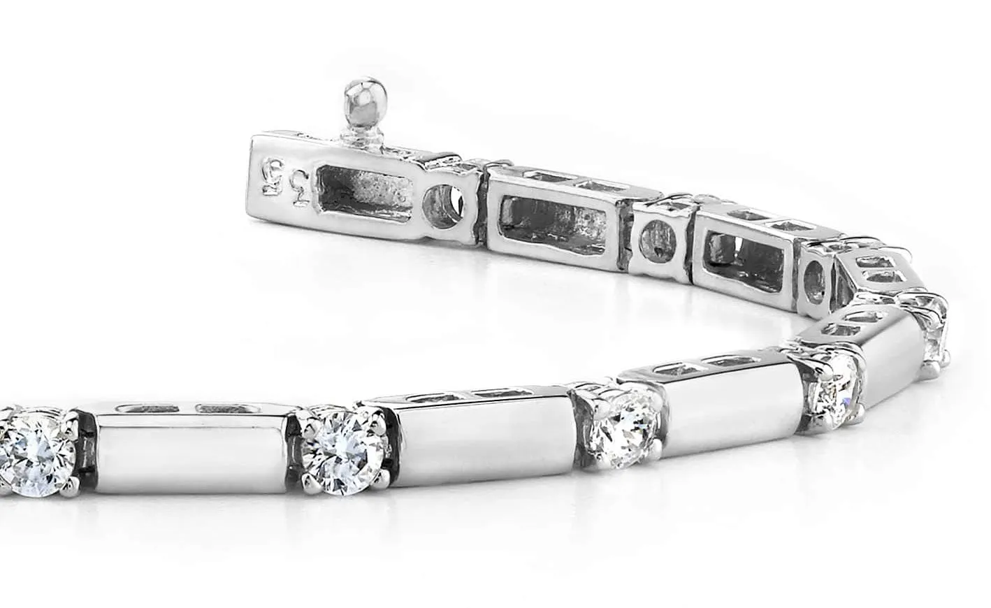 Clean Design Diamond And Bar Lab-Grown Diamond Bracelet with 5.00 ct.(finished) 5.0mm