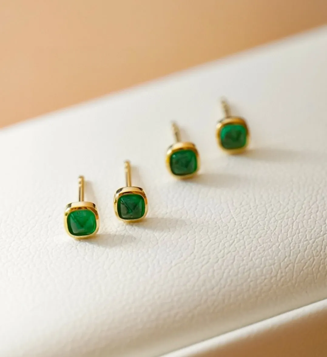 COLORED GEMS FOUR-CLAW EARRINGS