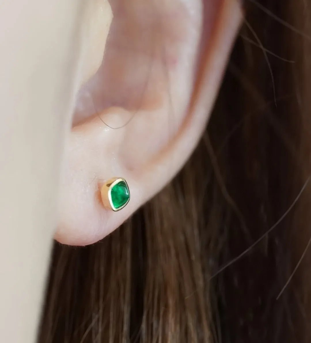 COLORED GEMS FOUR-CLAW EARRINGS