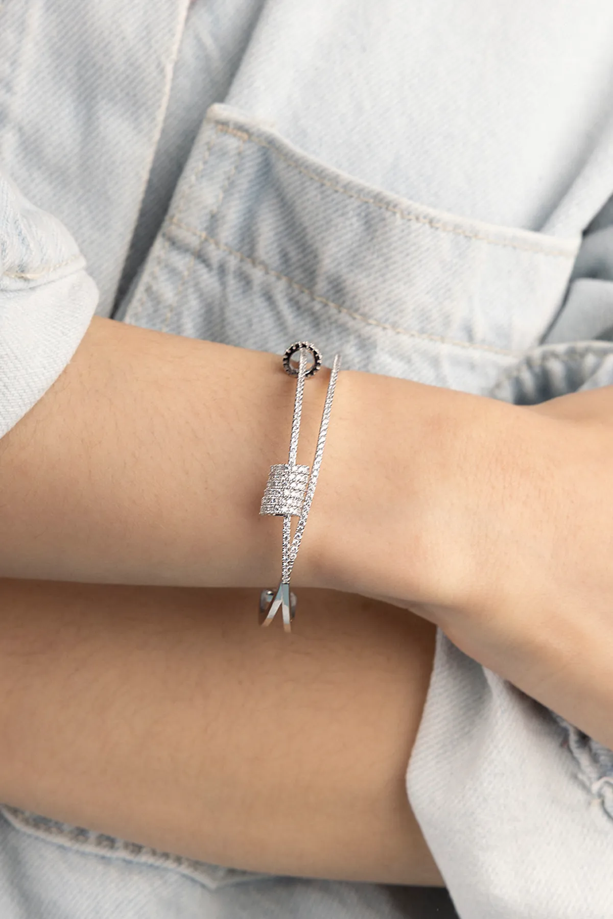 Cuff with Sliding Rings
