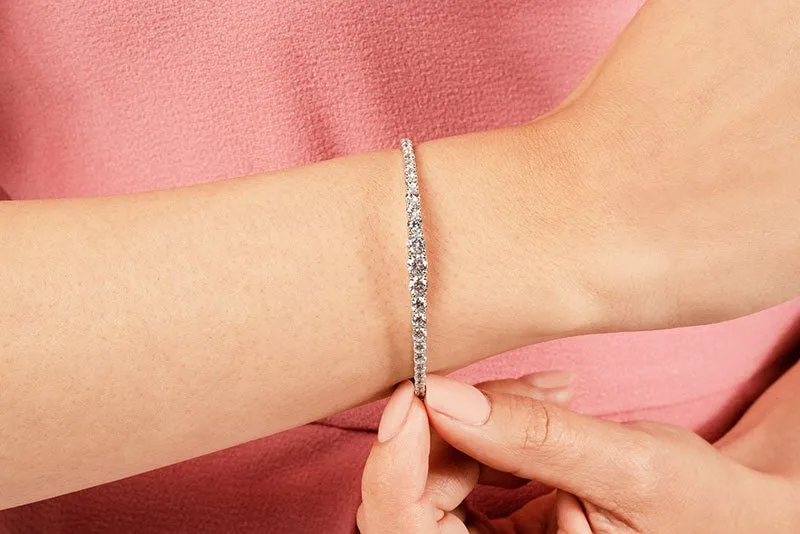 Diamond Dreams Graduated Bangle Lab-Grown Diamond Bracelet with 3.47 ct.(finished)