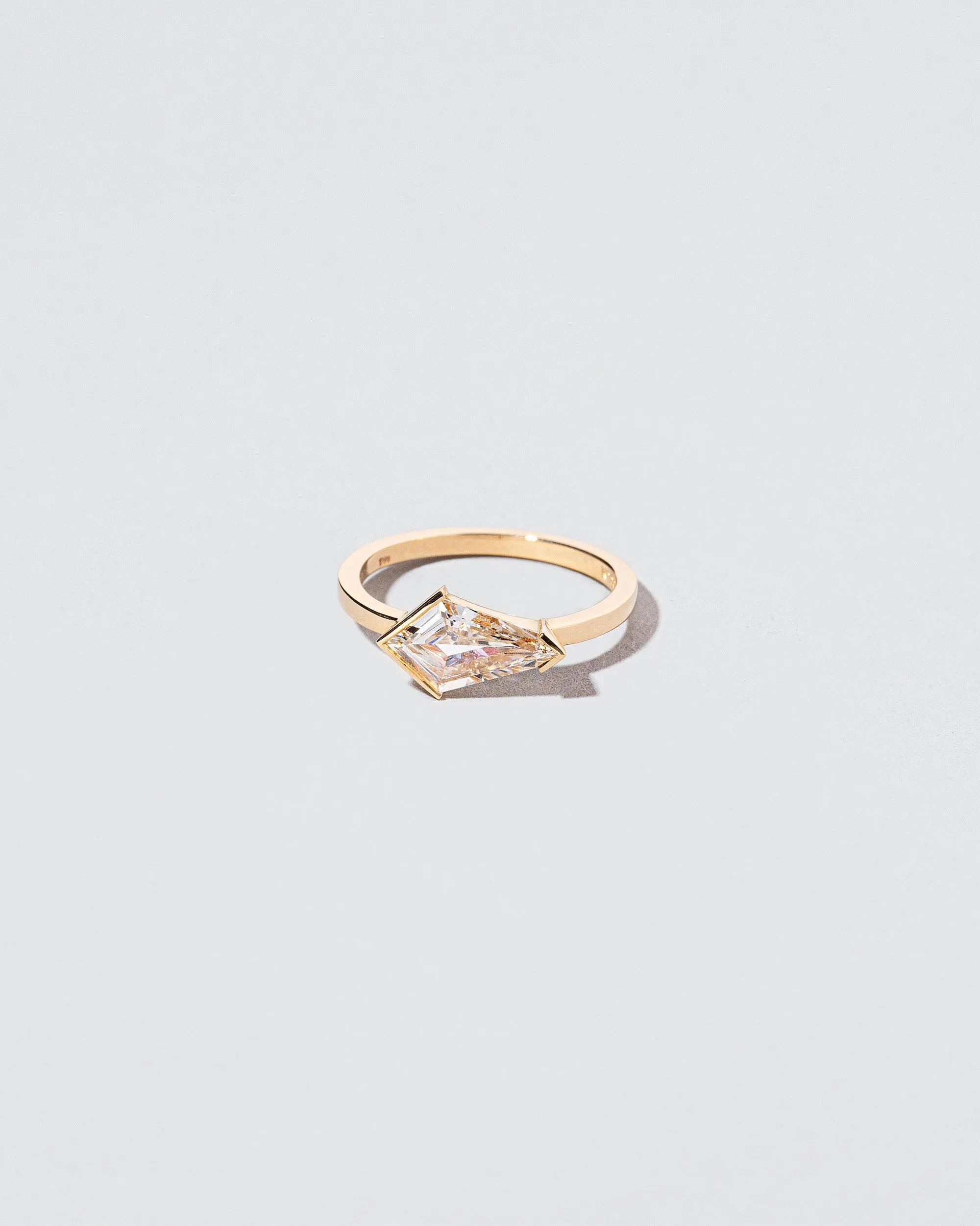 Dione Ring