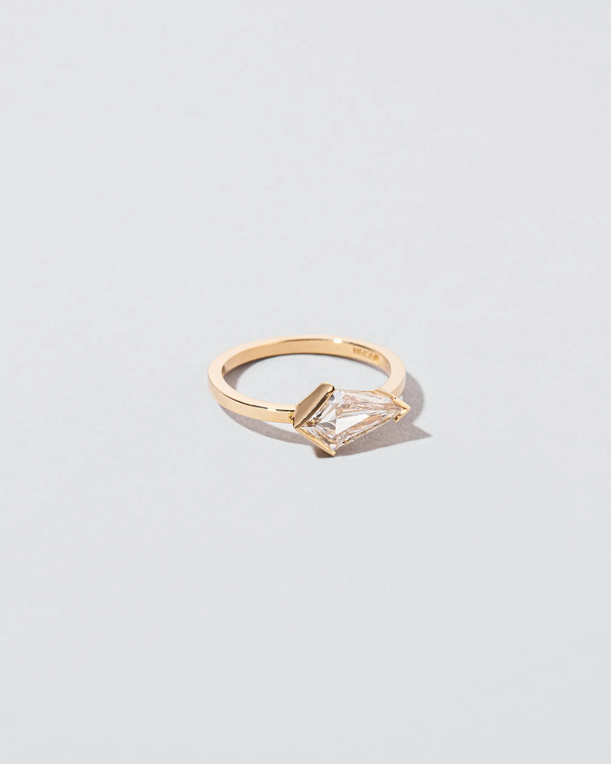 Dione Ring
