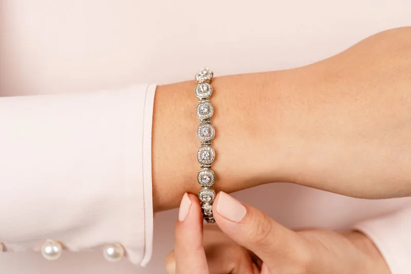 Fanciful Round Diamond Bracelet With Tube Links Diamond with 4.72 ct.(finished) 1.1mm, 3.4mm