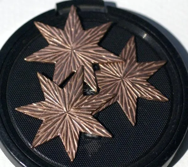Fireworks in Textured Pattern Metal 31mm Cutout