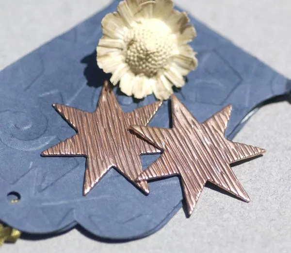 Fireworks in Textured Pattern Metal 31mm Cutout
