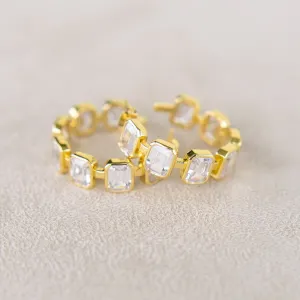 Gesu Hoop Earrings in White Cubic Zirconia and Yellow Gold