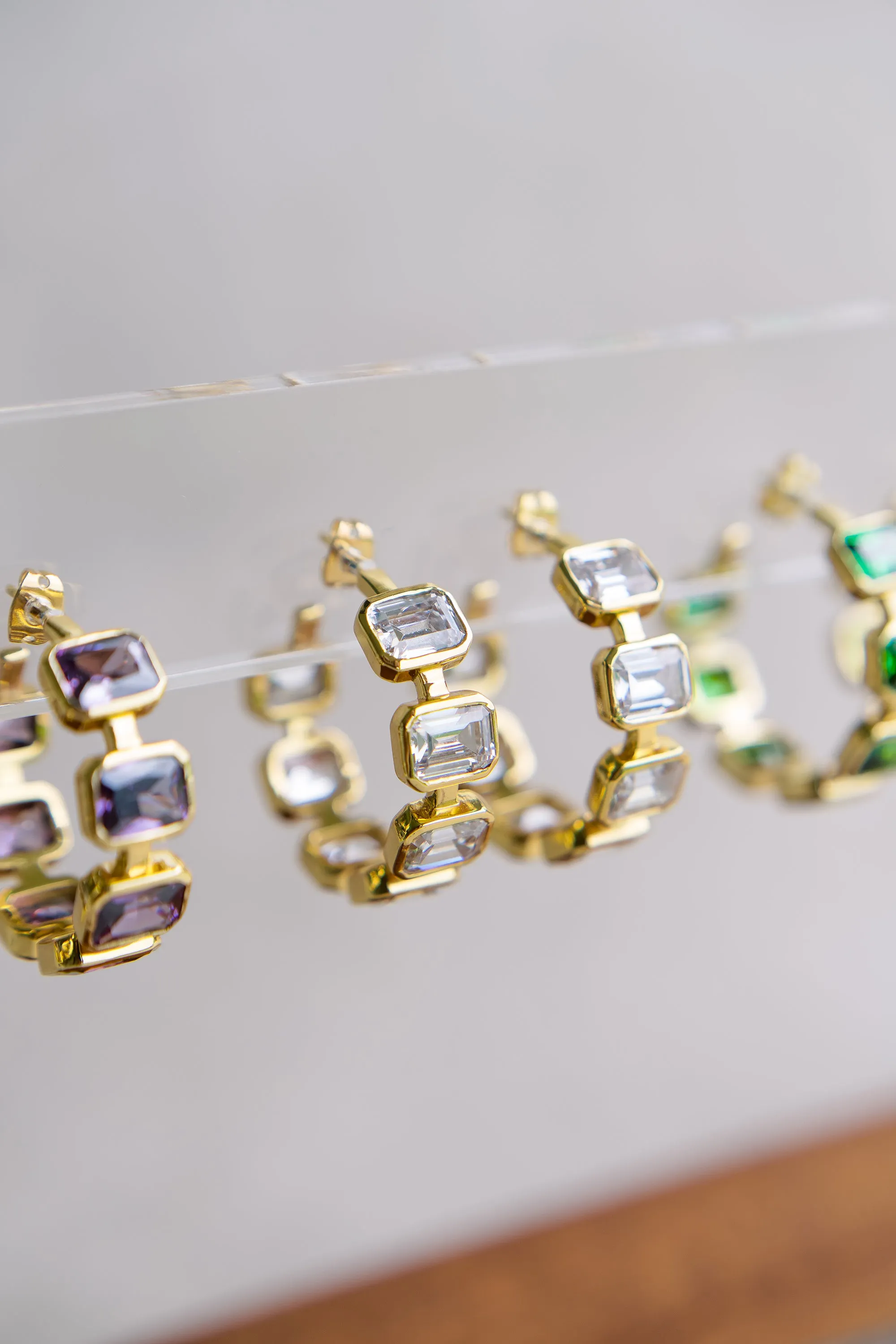 Gesu Hoop Earrings in White Cubic Zirconia and Yellow Gold