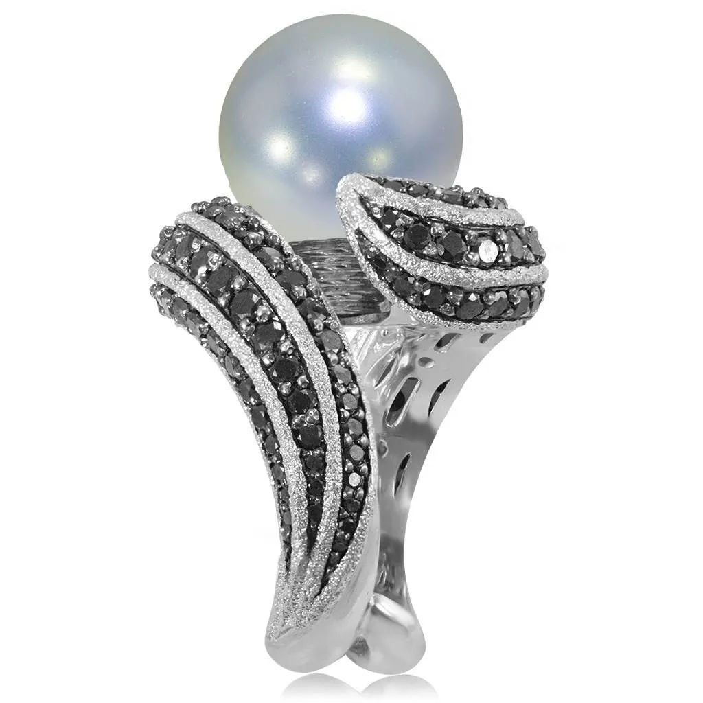 Gold Twist Ring With Freshwater Pearl & Diamonds