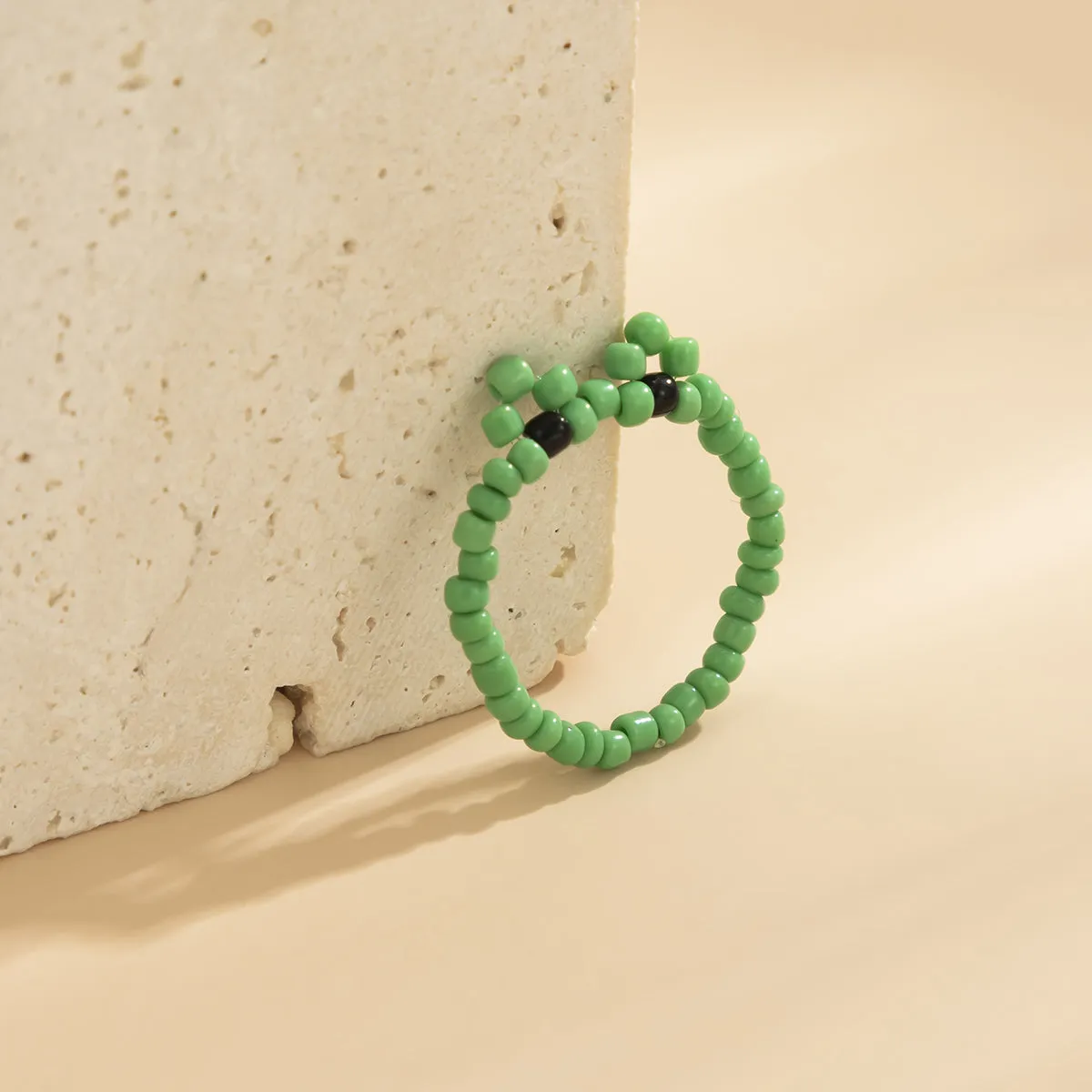 Green Howlite Beaded Frog Stretch Ring