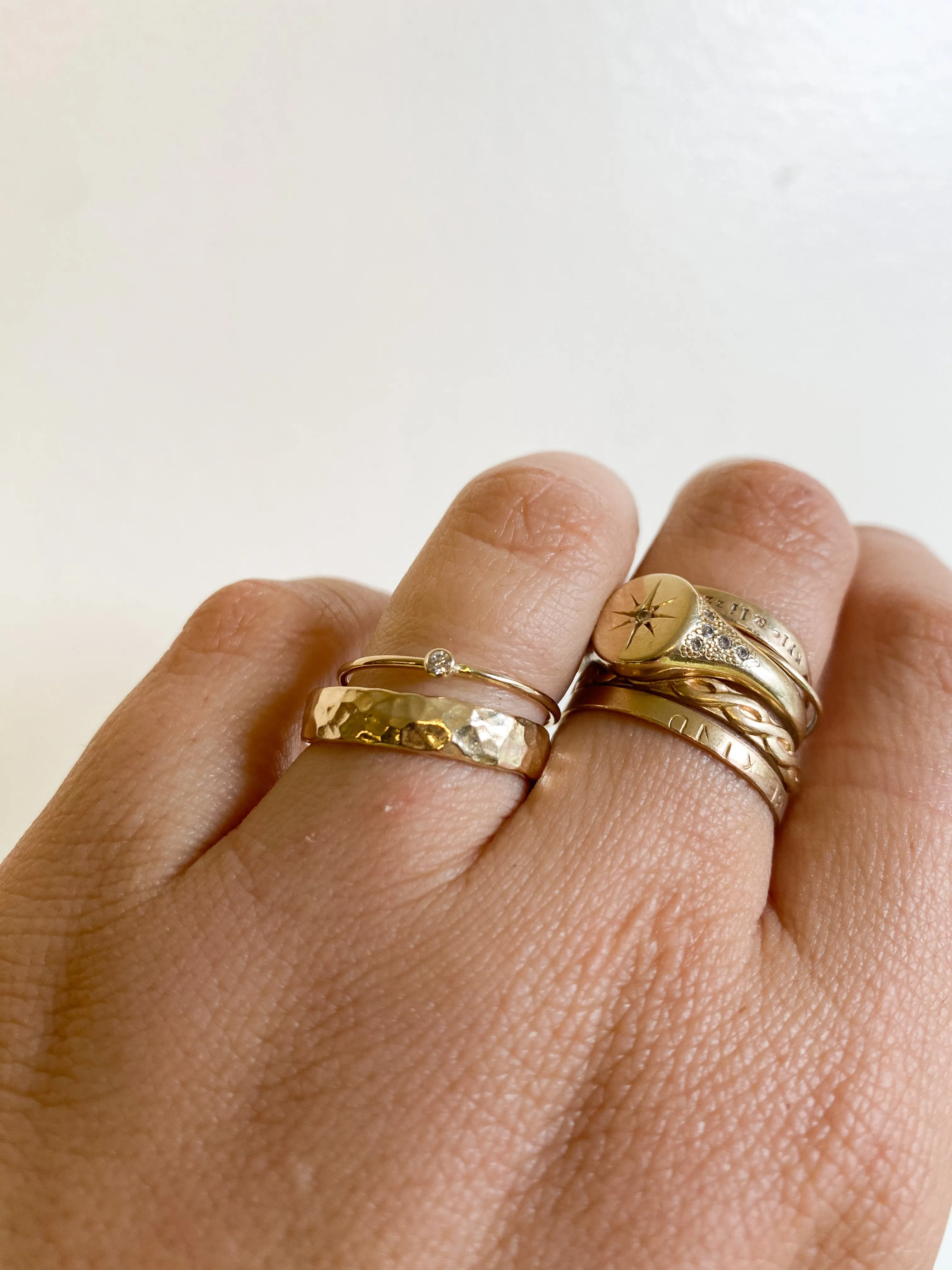 HAMMERED RING