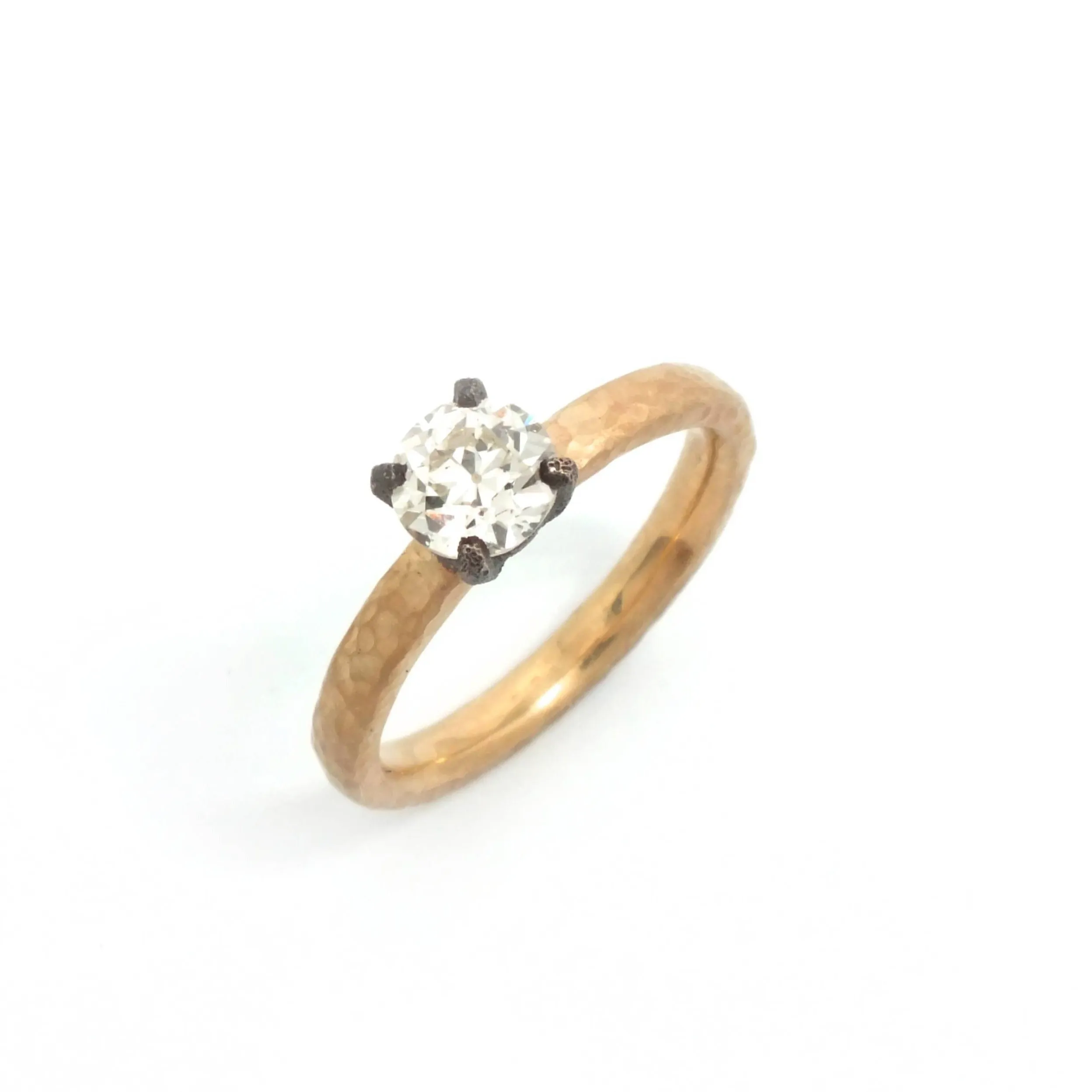 Hammered Round Prong Mounting