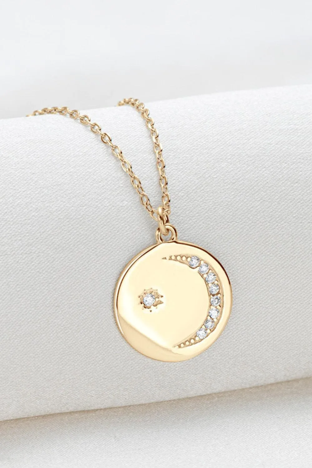 Hazel Blues® | Moissanite Round Pendant Necklace