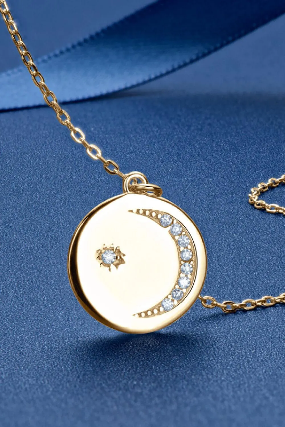 Hazel Blues® | Moissanite Round Pendant Necklace