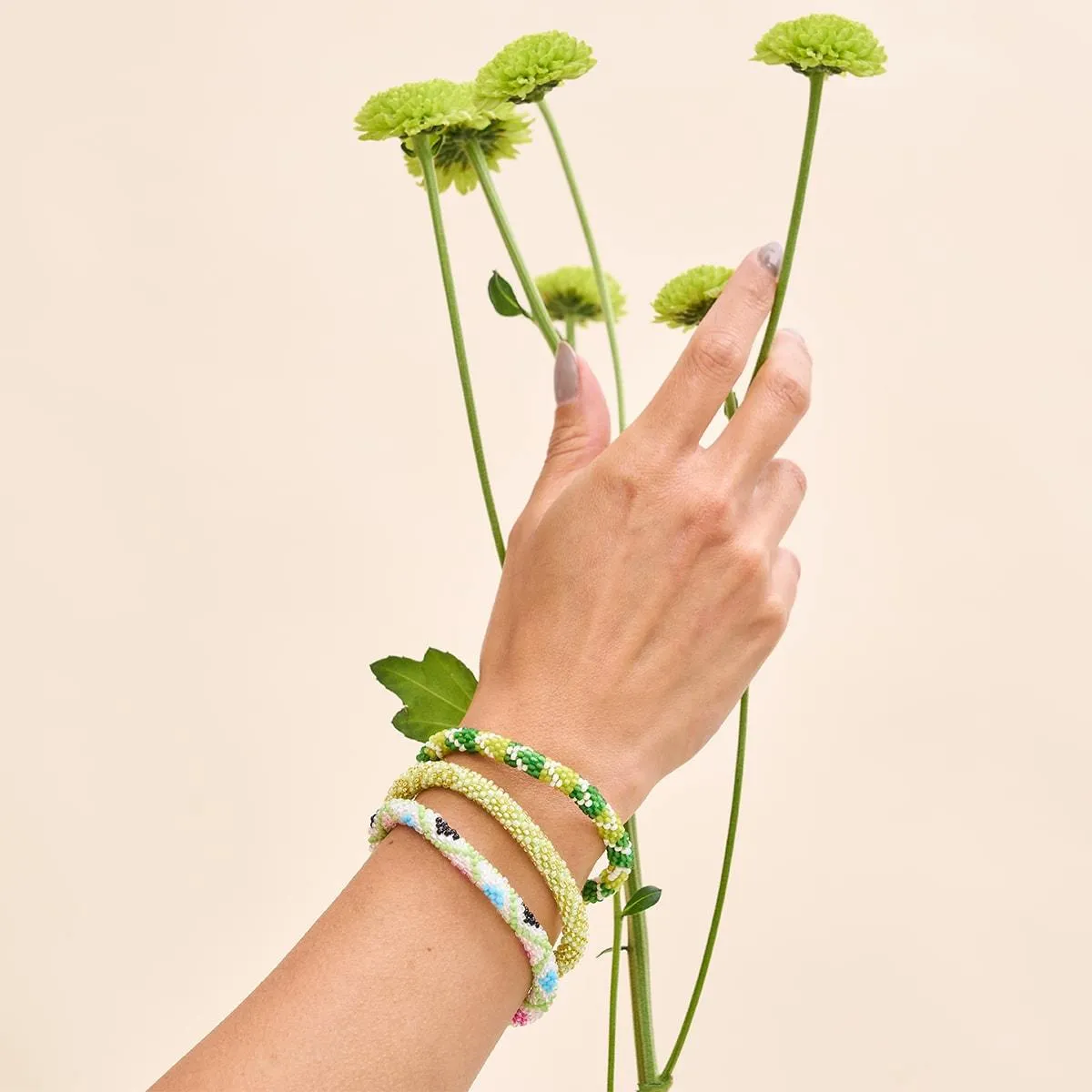 Juniper Berries | Himalayan Glass Bead Bracelet