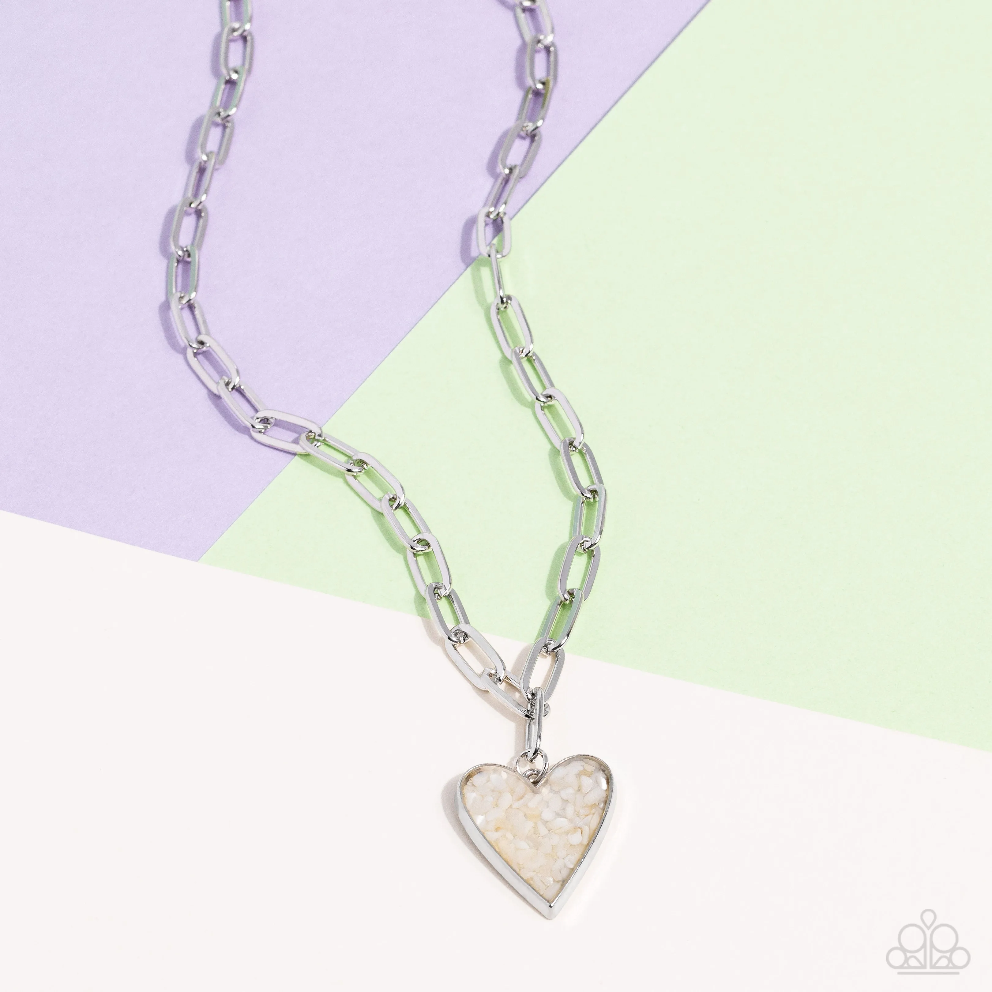 Kiss and SHELL - White (Heart w/ White Flecks Shell) Necklace