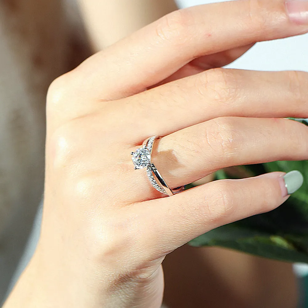 Lab-Grown Diamond Criss Corss Engagement Ring