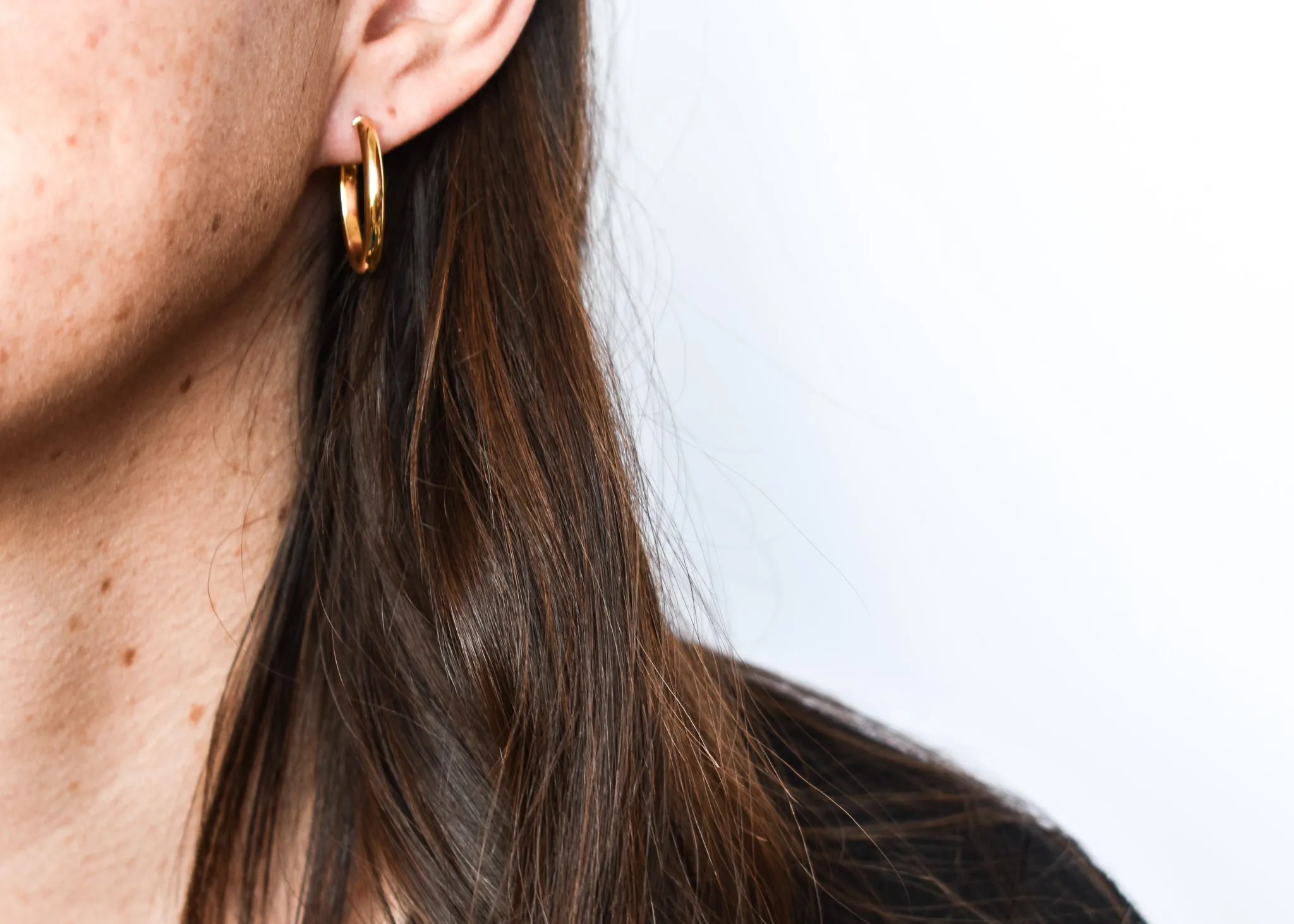 Medium Classic Oval Yellow Gold Hoop Earrings
