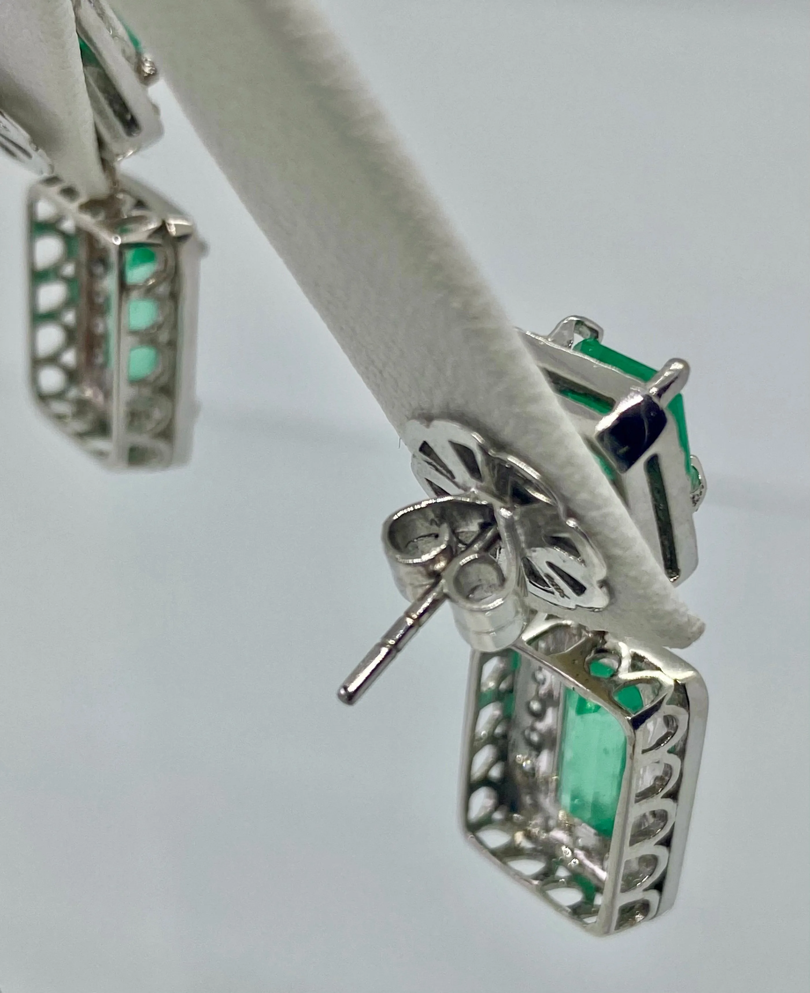 Natural Colombian Emerald and Diamond Drop Earrings 18 Karat