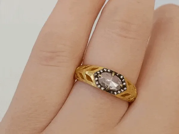 Oval Moghul Diamond & 22K Gold Hammered Cutout "Garland" Ring