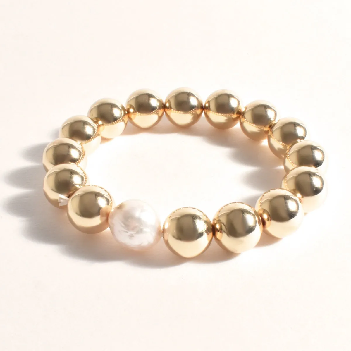 Pearl Centre Metal Ball Stretch Bracelet (Gold)