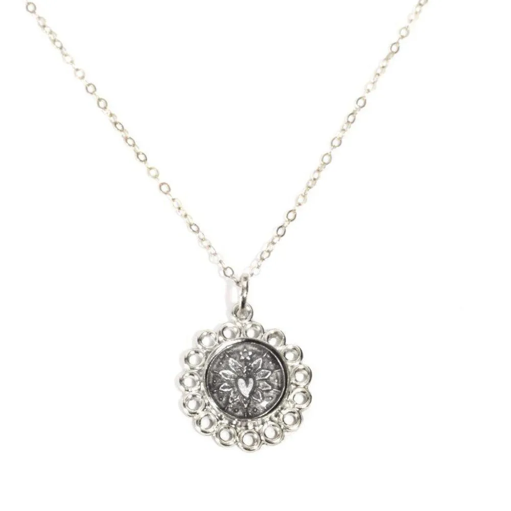 Piccolo Amore Daisy Necklace