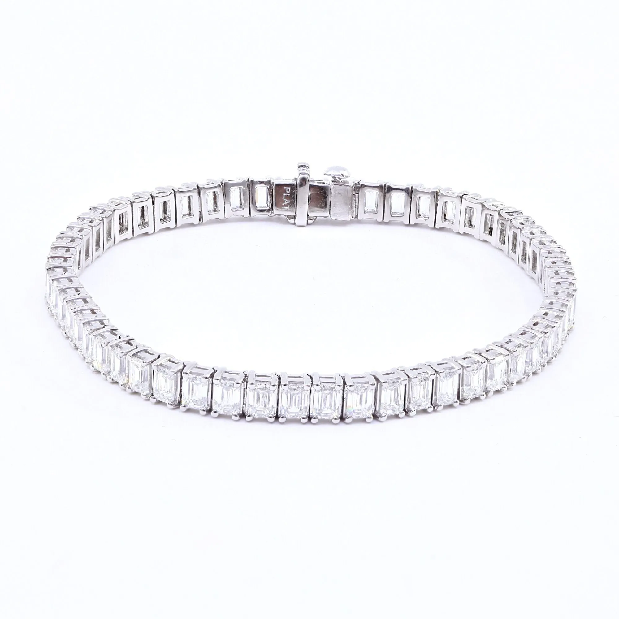 PLATINUM 7-INCH EMERALD-CUT DIAMOND TENNIS BRACELET 8.61CTW