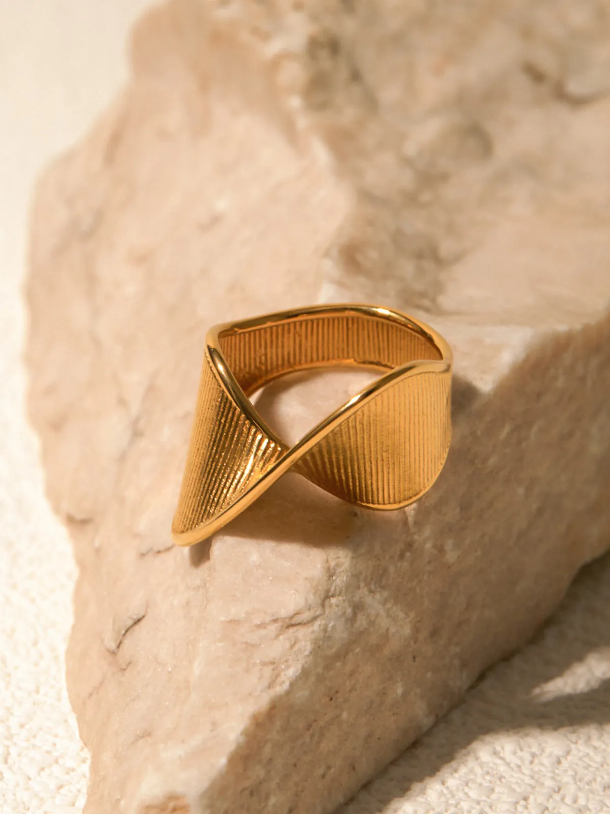 Ripple Twist Ring