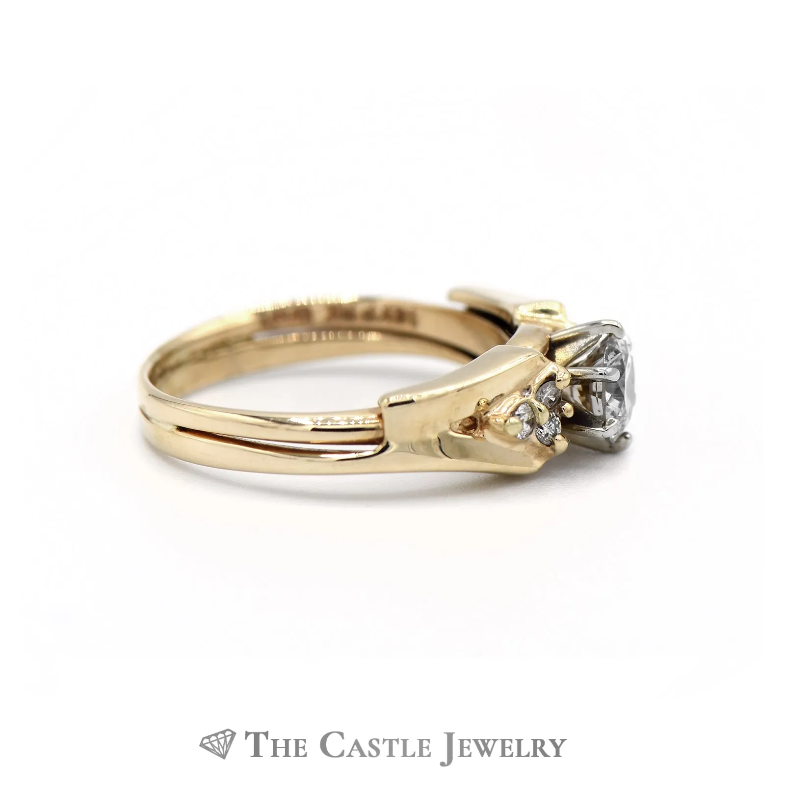 Round Brilliant Cut Diamond Solitaire Ring with Accented Sides