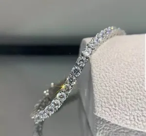 Round Diamond Veneer Cubic Zirconia Sterling Silver Tennis Bracelet. 635B1570