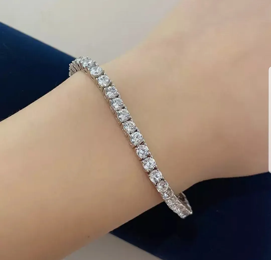 Round Diamond Veneer Cubic Zirconia Sterling Silver Tennis Bracelet. 635B1570