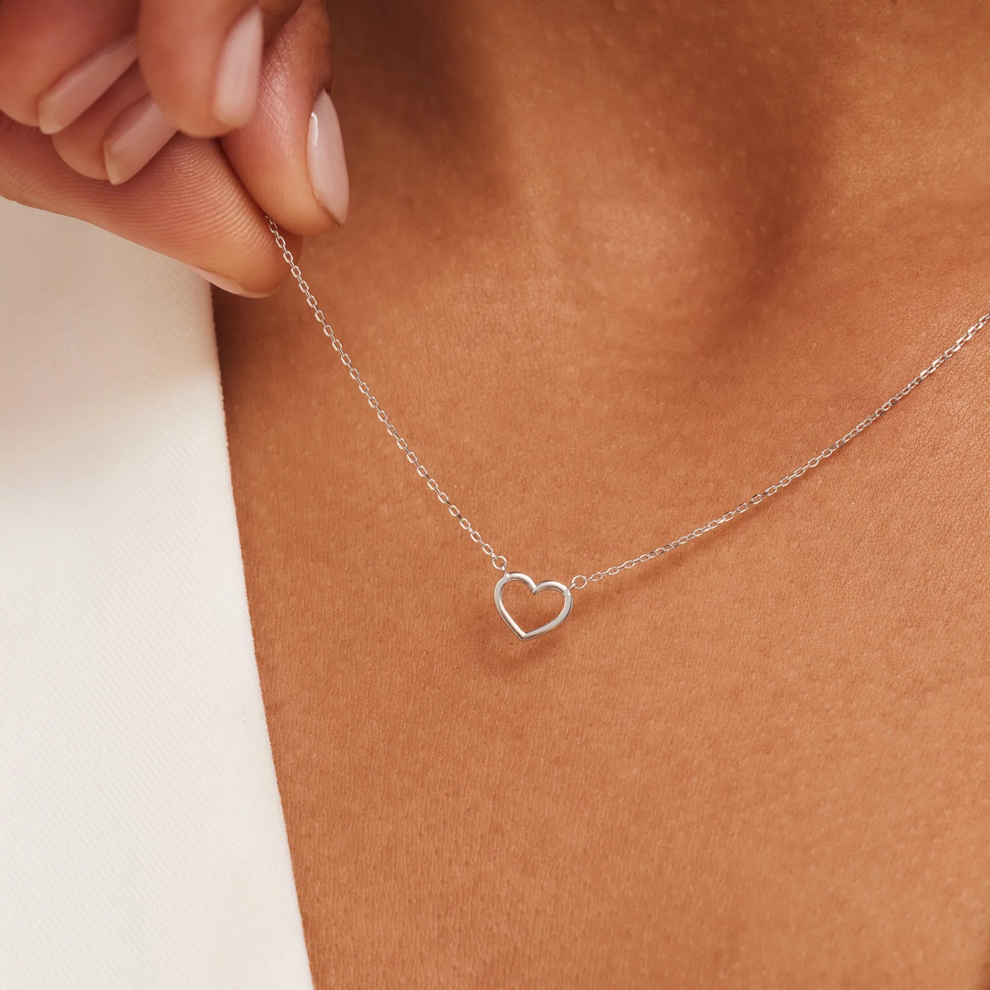 Saint Germain Amore 14 karat white gold necklace with heart