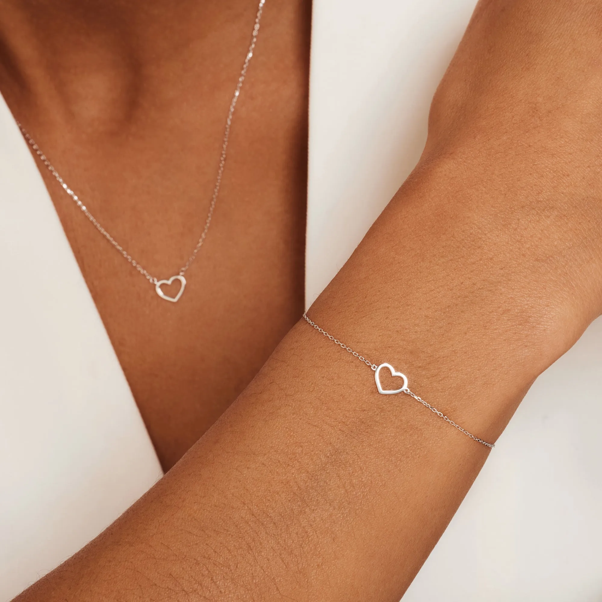 Saint Germain Amore 14 karat white gold necklace with heart