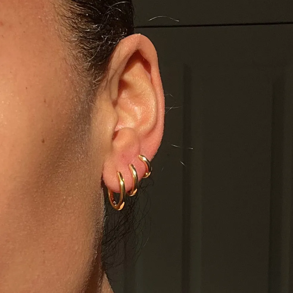 THE BASE HOOP LARGE - 18k gold vermeil