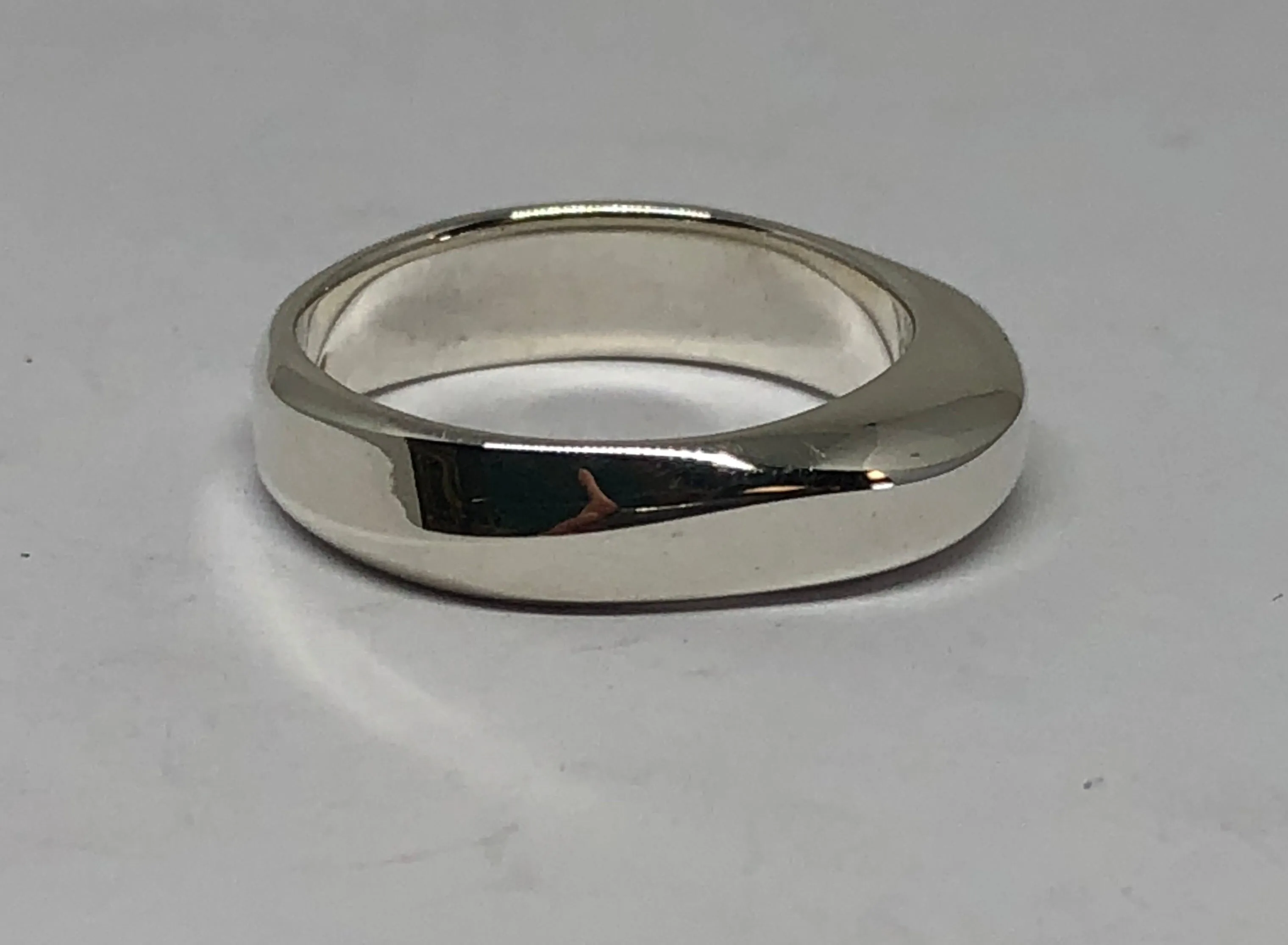 Tiffany & Co Sterling Silver 1999 Twist Dome Band Ring Size 8.25